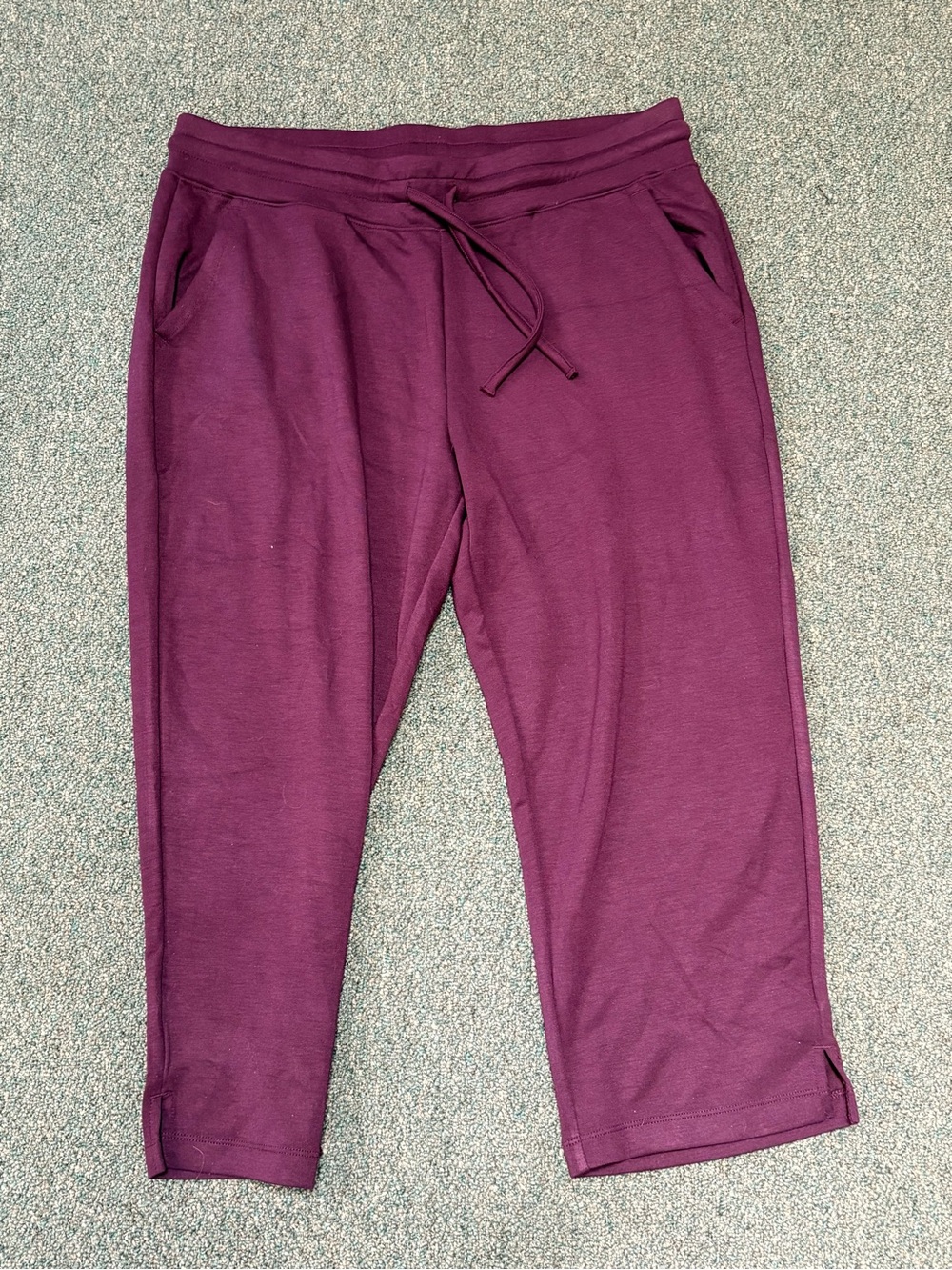 32 Degrees Women's dark Plum Capris with Drawstring Waist